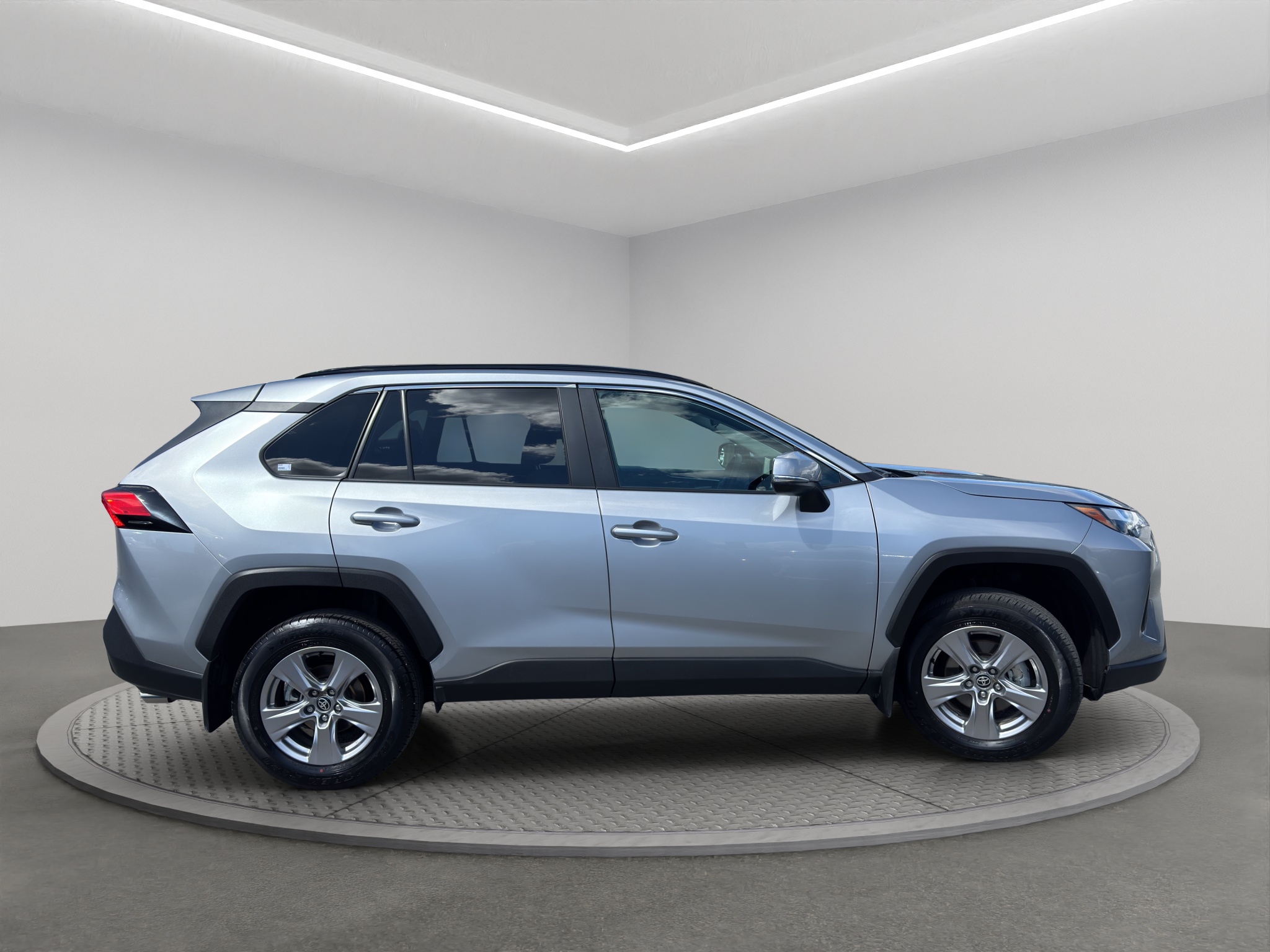 2025 Toyota RAV4 XLE AWD — photo 3