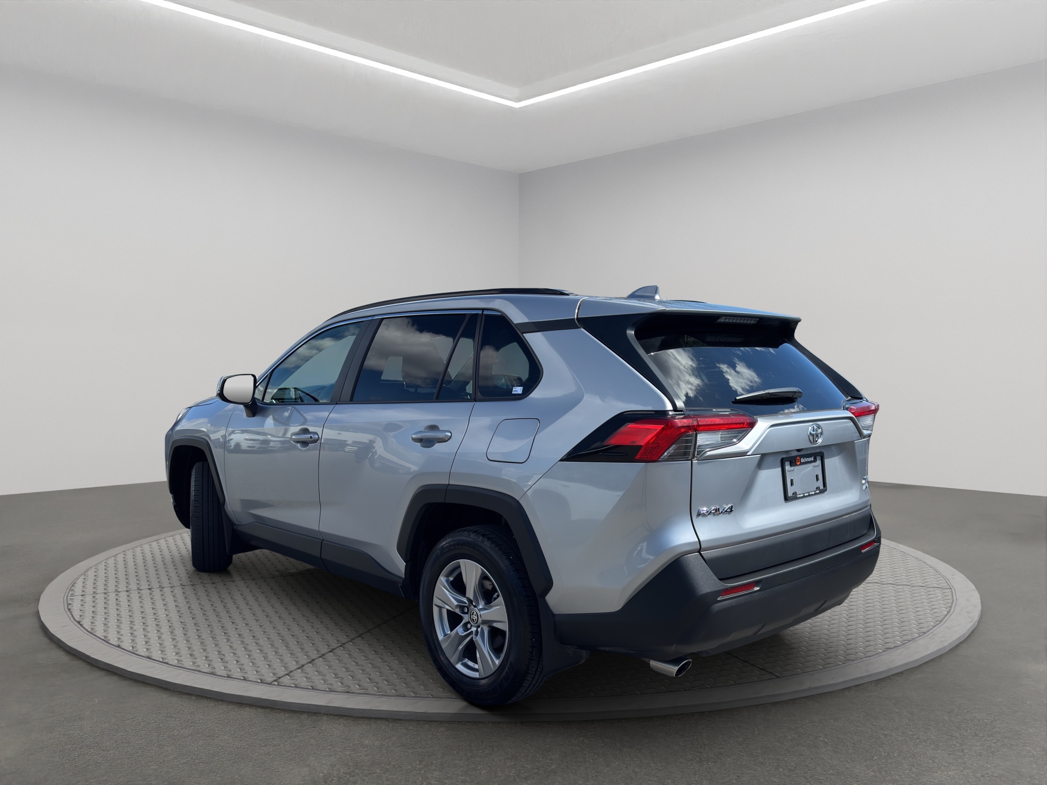 2025 Toyota RAV4 XLE AWD — photo 4