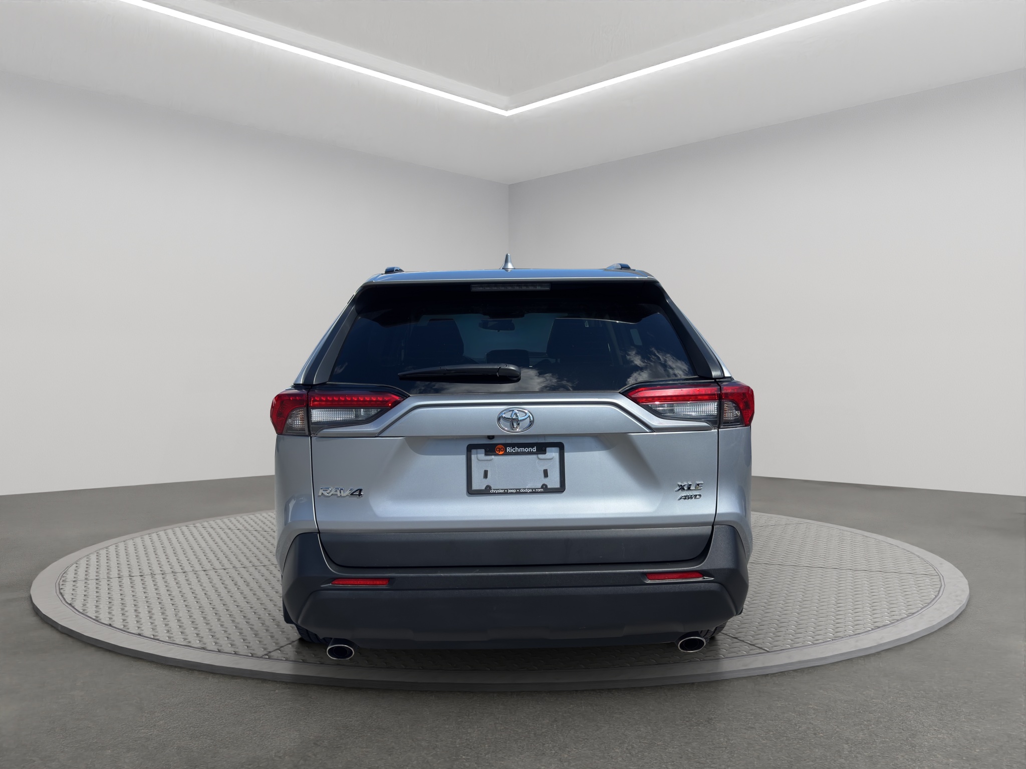 2025 Toyota RAV4 XLE AWD — photo 5