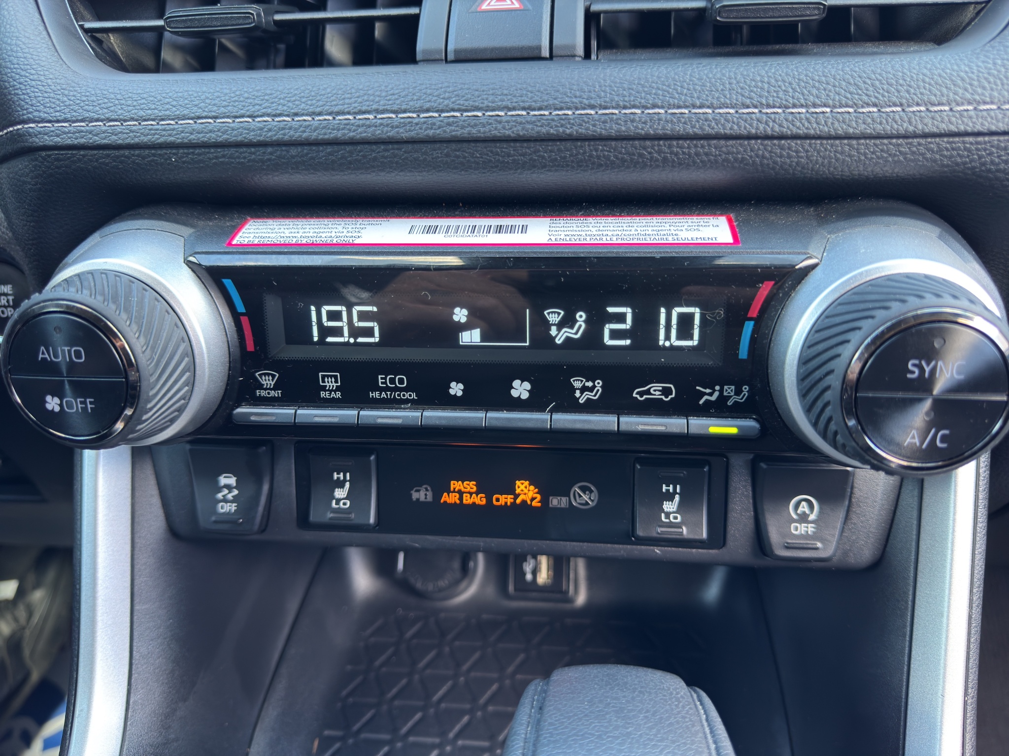 2025 Toyota RAV4 XLE AWD — photo 17