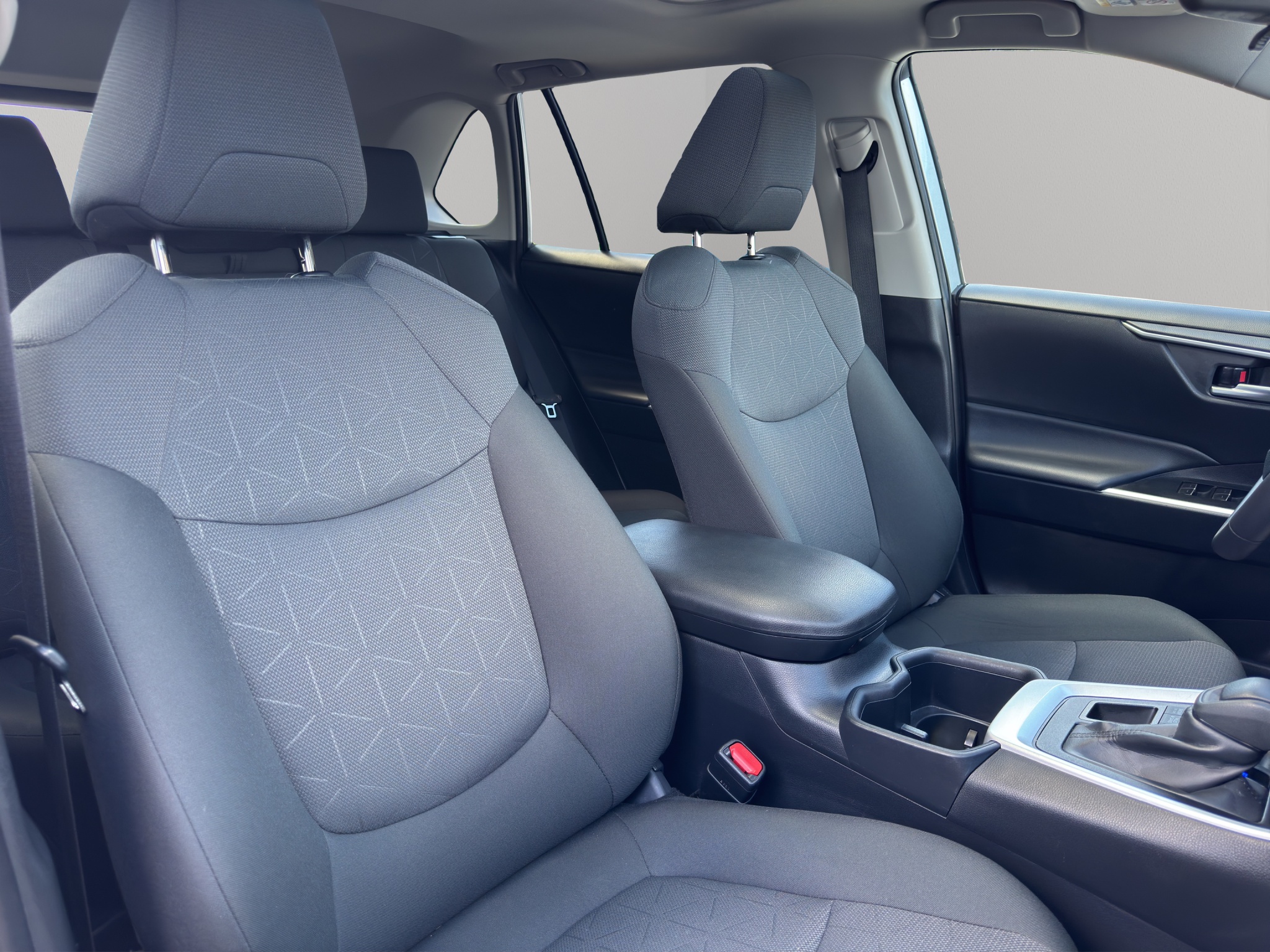 2025 Toyota RAV4 XLE AWD — photo 19