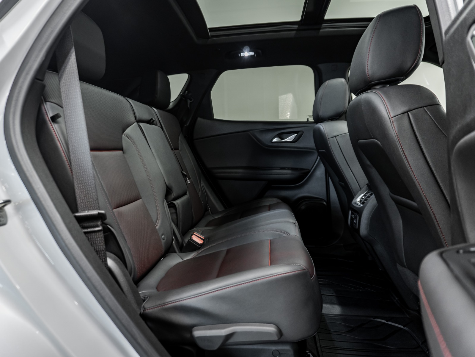 2025 Chevrolet Blazer AWD 4dr RS — photo 21