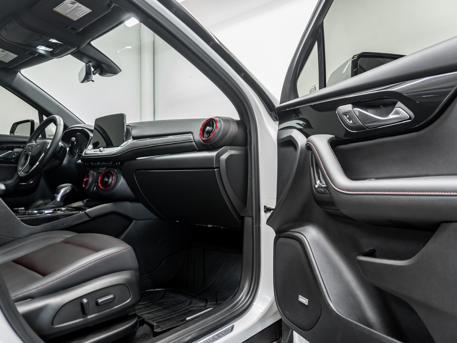2025 Chevrolet Blazer AWD 4dr RS — photo 24