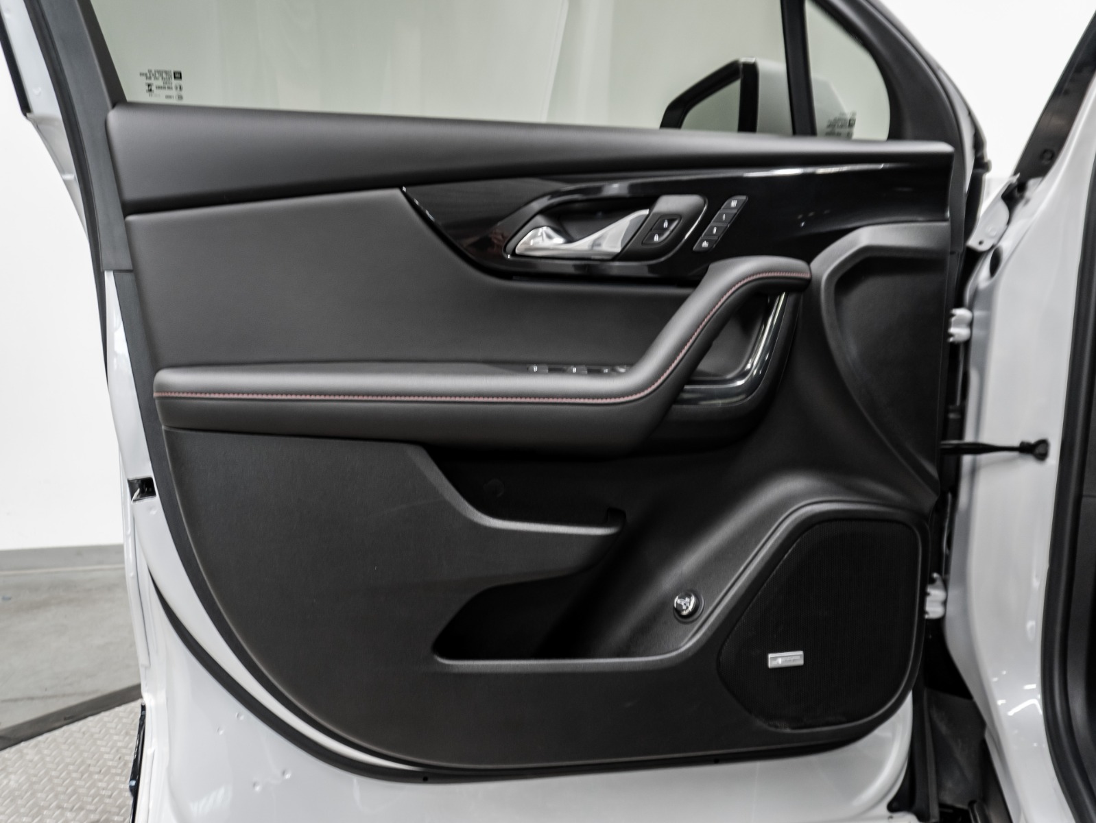 2025 Chevrolet Blazer AWD 4dr RS — photo 25
