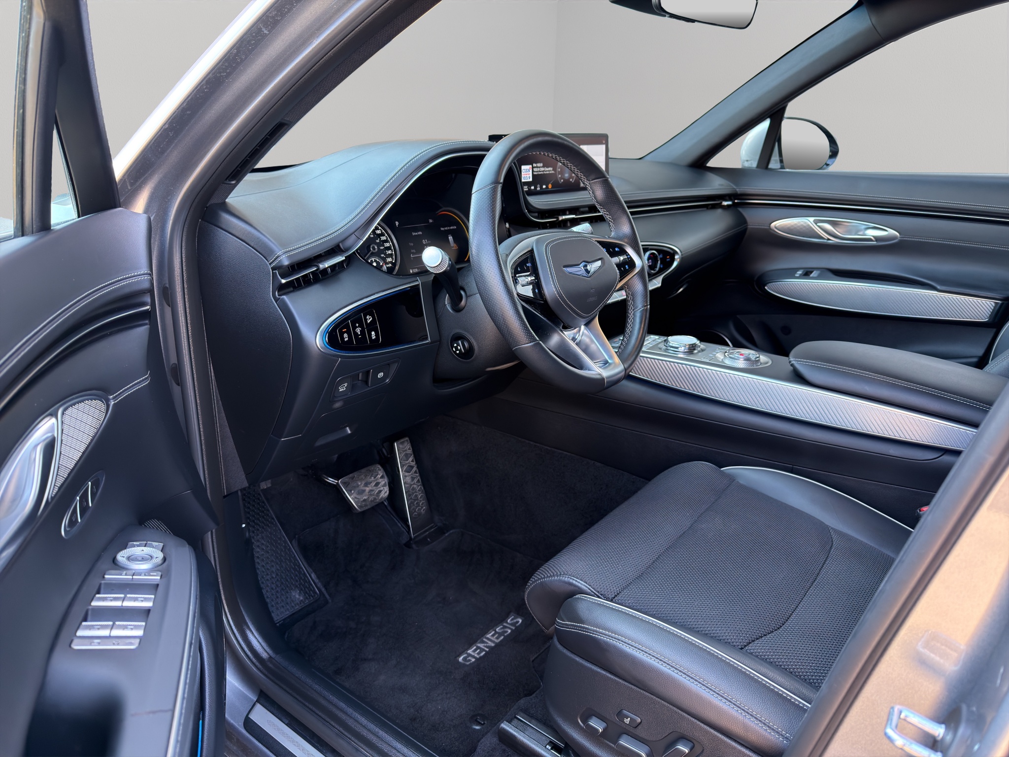 2022 Genesis GV70 3.5T Sport AWD — photo 11