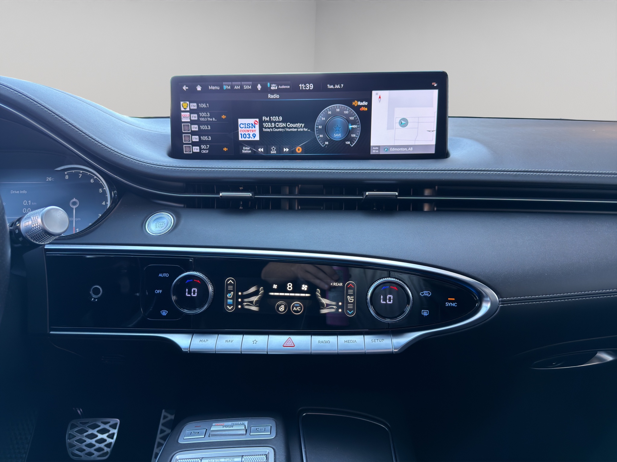 2022 Genesis GV70 3.5T Sport AWD — photo 18