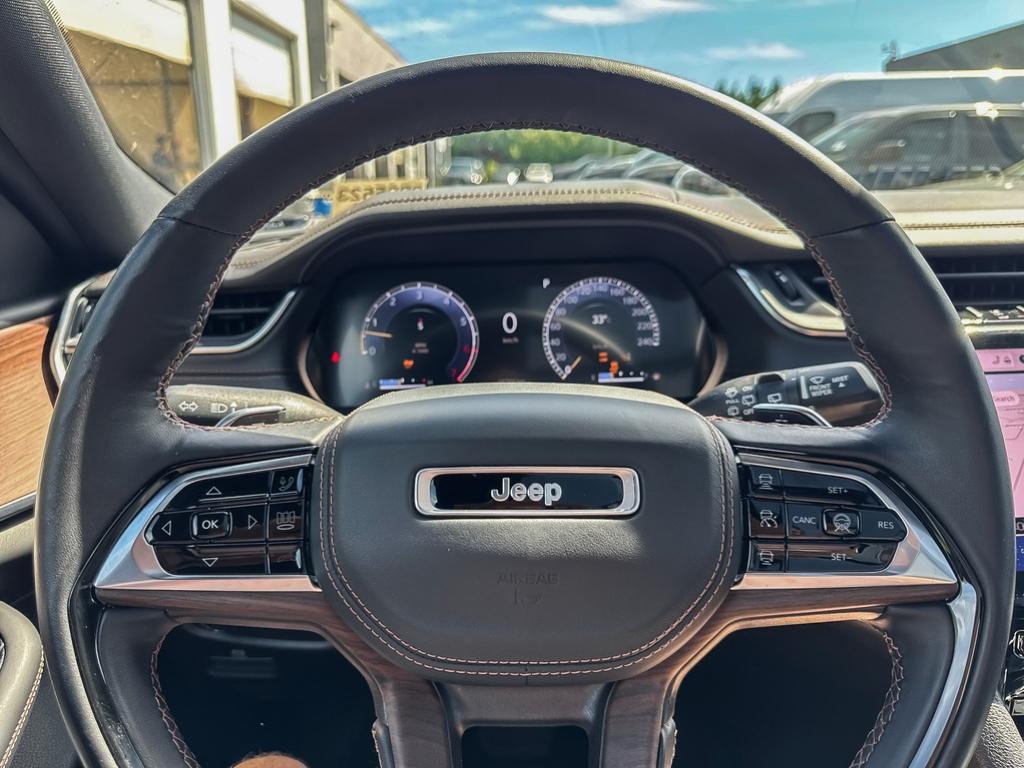2023 Jeep Grand Cherokee L Summit 4x4 — photo 13
