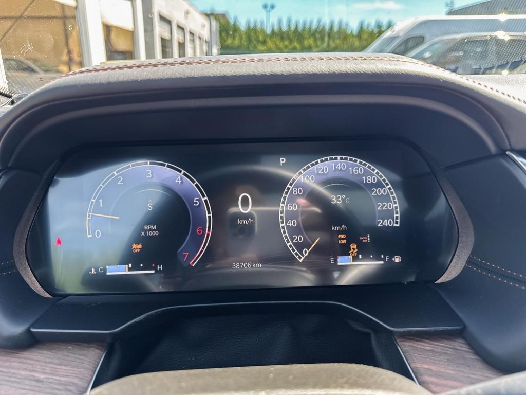 2023 Jeep Grand Cherokee L Summit 4x4 — photo 14