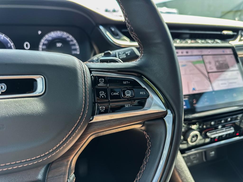 2023 Jeep Grand Cherokee L Summit 4x4 — photo 15