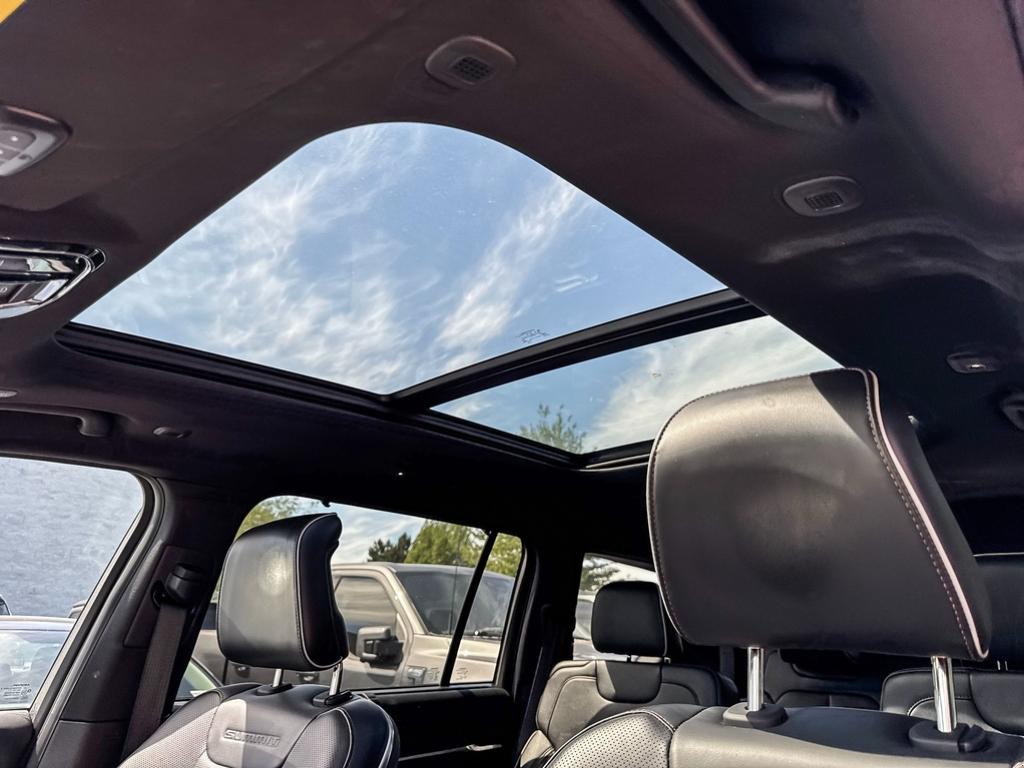 2023 Jeep Grand Cherokee L Summit 4x4 — photo 20