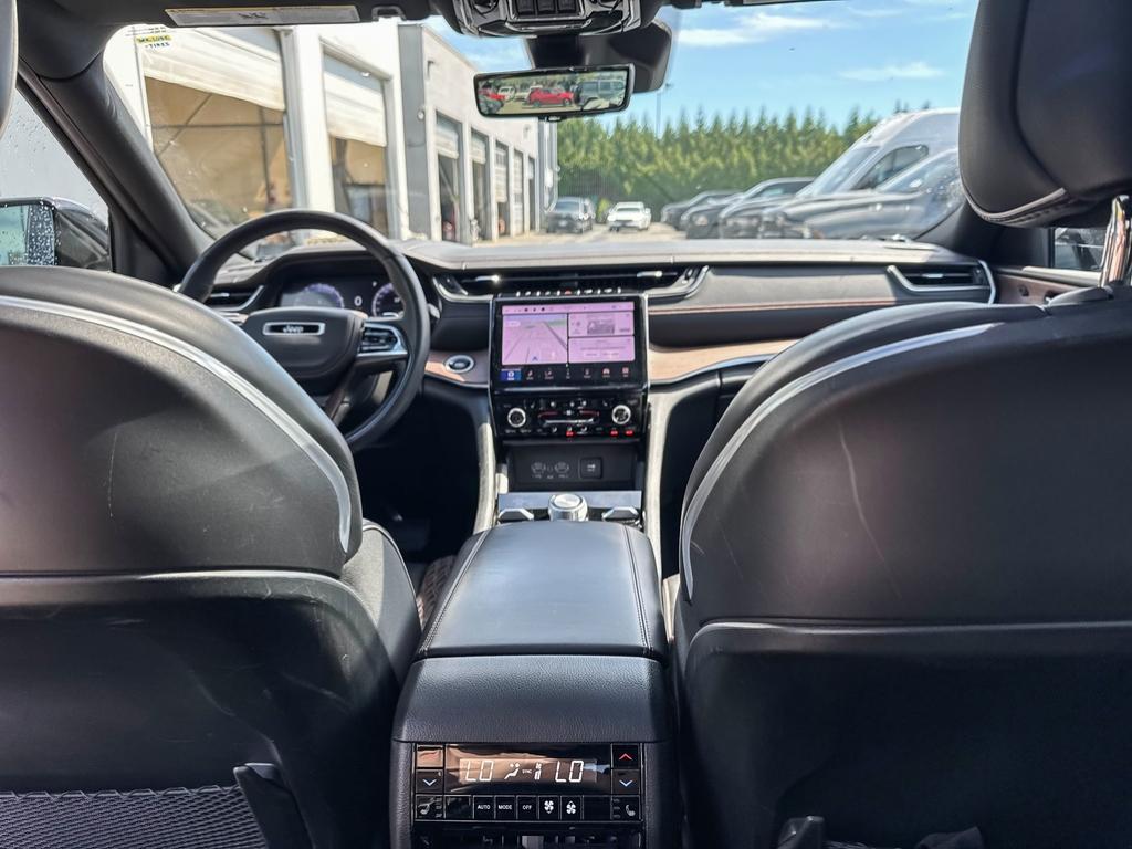 2023 Jeep Grand Cherokee L Summit 4x4 — photo 23