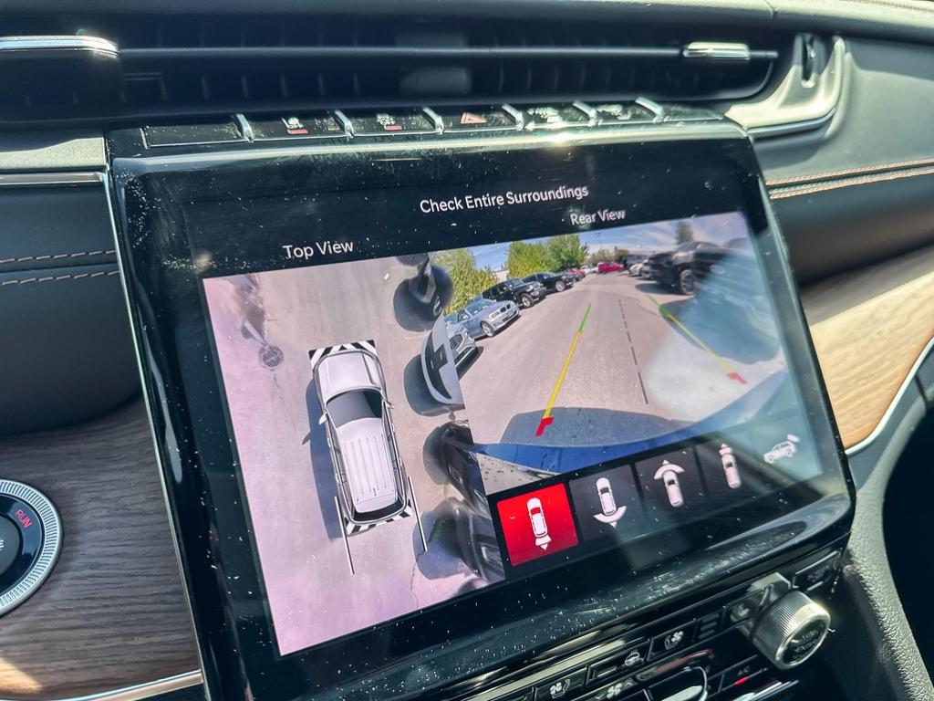 2023 Jeep Grand Cherokee L Summit 4x4 — photo 24