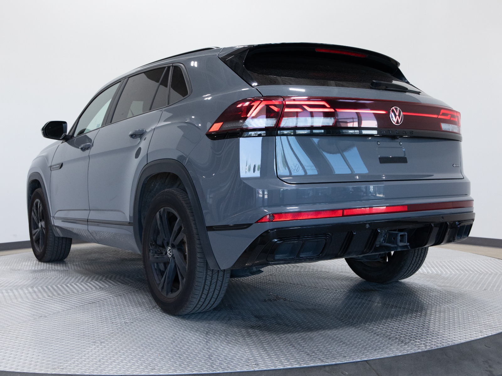 2025 Volkswagen Atlas Cross Sport Comfortline R-Line Black Edition 2.0 TSI 4MOTION — photo 3