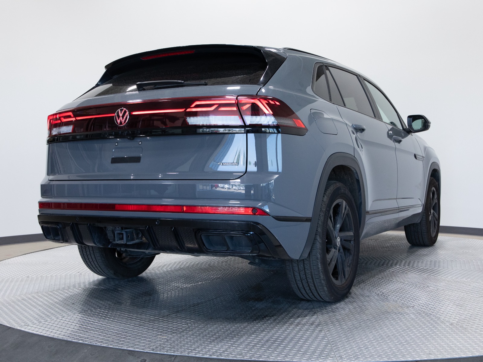 2025 Volkswagen Atlas Cross Sport Comfortline R-Line Black Edition 2.0 TSI 4MOTION — photo 5