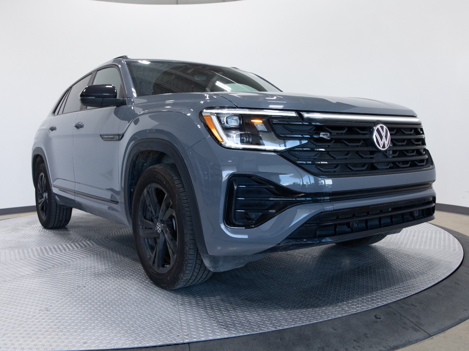 2025 Volkswagen Atlas Cross Sport Comfortline R-Line Black Edition 2.0 TSI 4MOTION — photo 7