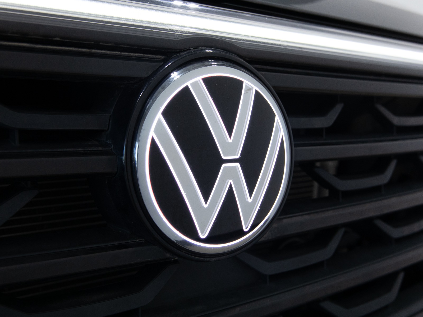 2025 Volkswagen Atlas Cross Sport Comfortline R-Line Black Edition 2.0 TSI 4MOTION — photo 9