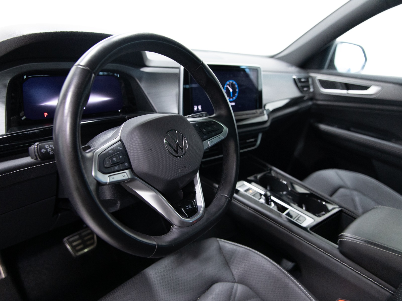 2025 Volkswagen Atlas Cross Sport Comfortline R-Line Black Edition 2.0 TSI 4MOTION — photo 15