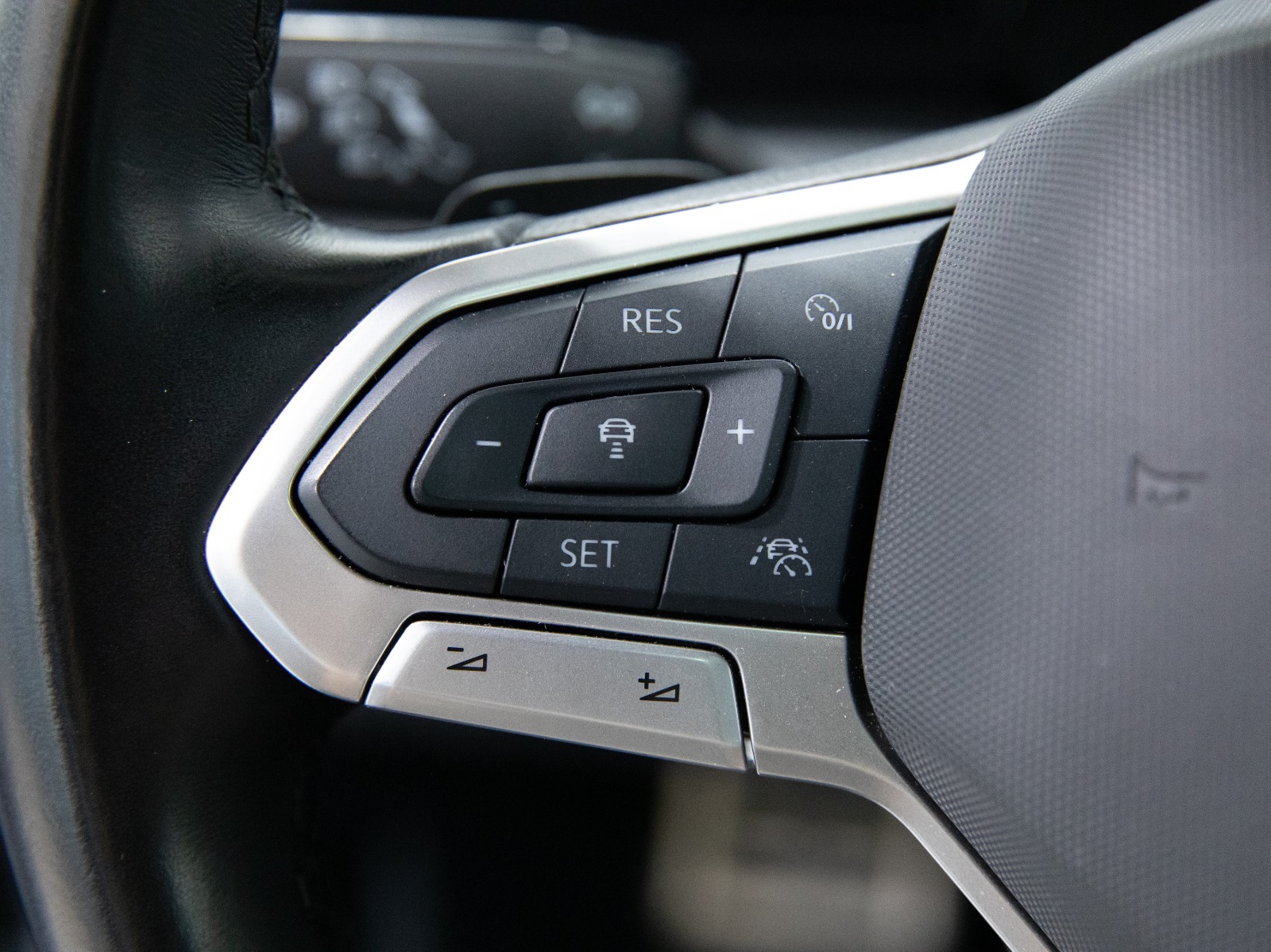 2025 Volkswagen Atlas Cross Sport Comfortline R-Line Black Edition 2.0 TSI 4MOTION — photo 22
