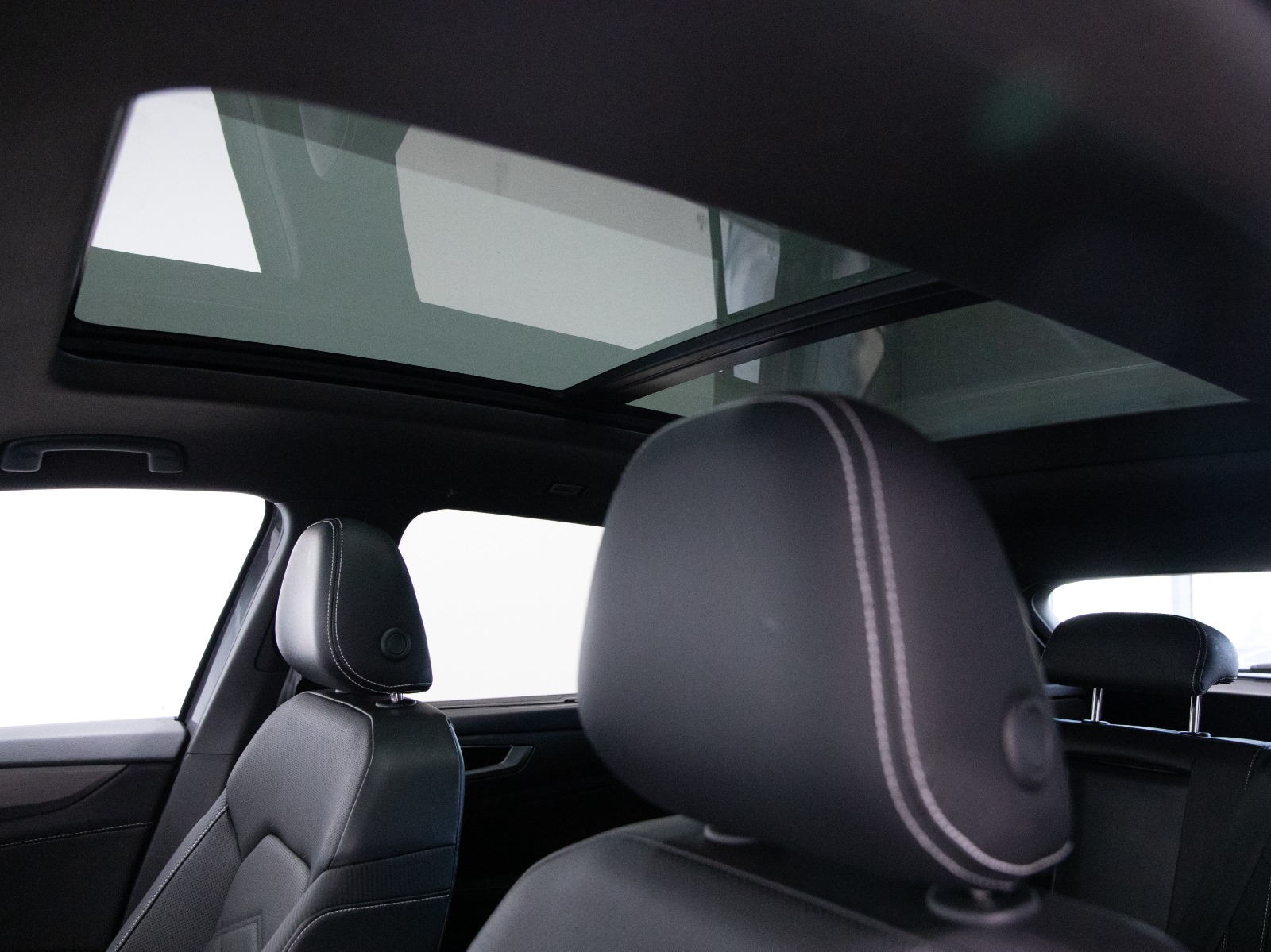2025 Volkswagen Atlas Cross Sport Comfortline R-Line Black Edition 2.0 TSI 4MOTION — photo 34