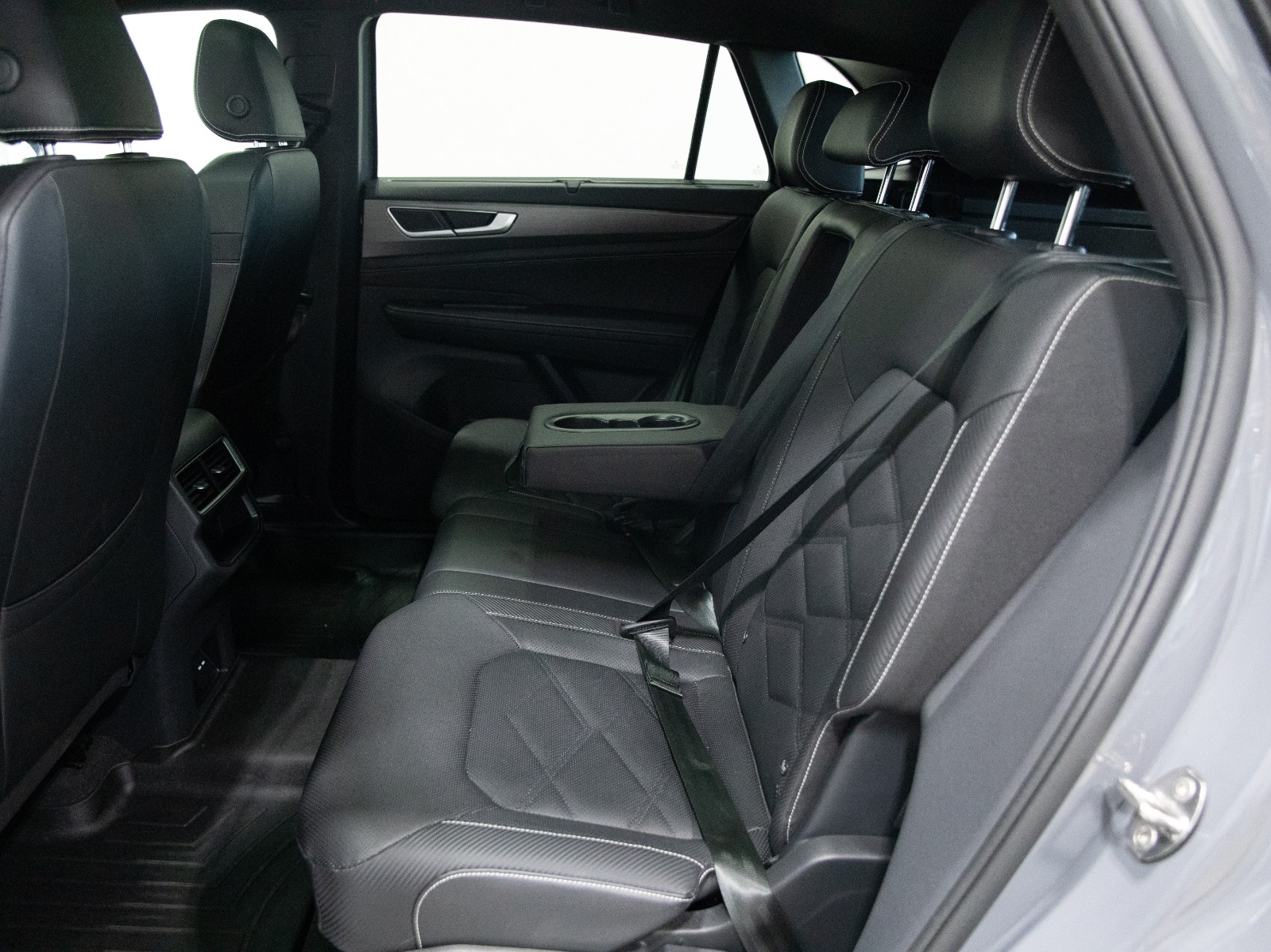 2025 Volkswagen Atlas Cross Sport Comfortline R-Line Black Edition 2.0 TSI 4MOTION — photo 35