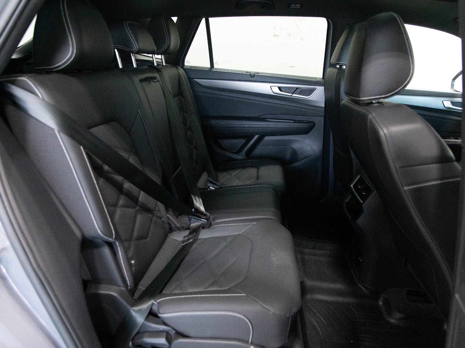 2025 Volkswagen Atlas Cross Sport Comfortline R-Line Black Edition 2.0 TSI 4MOTION — photo 40