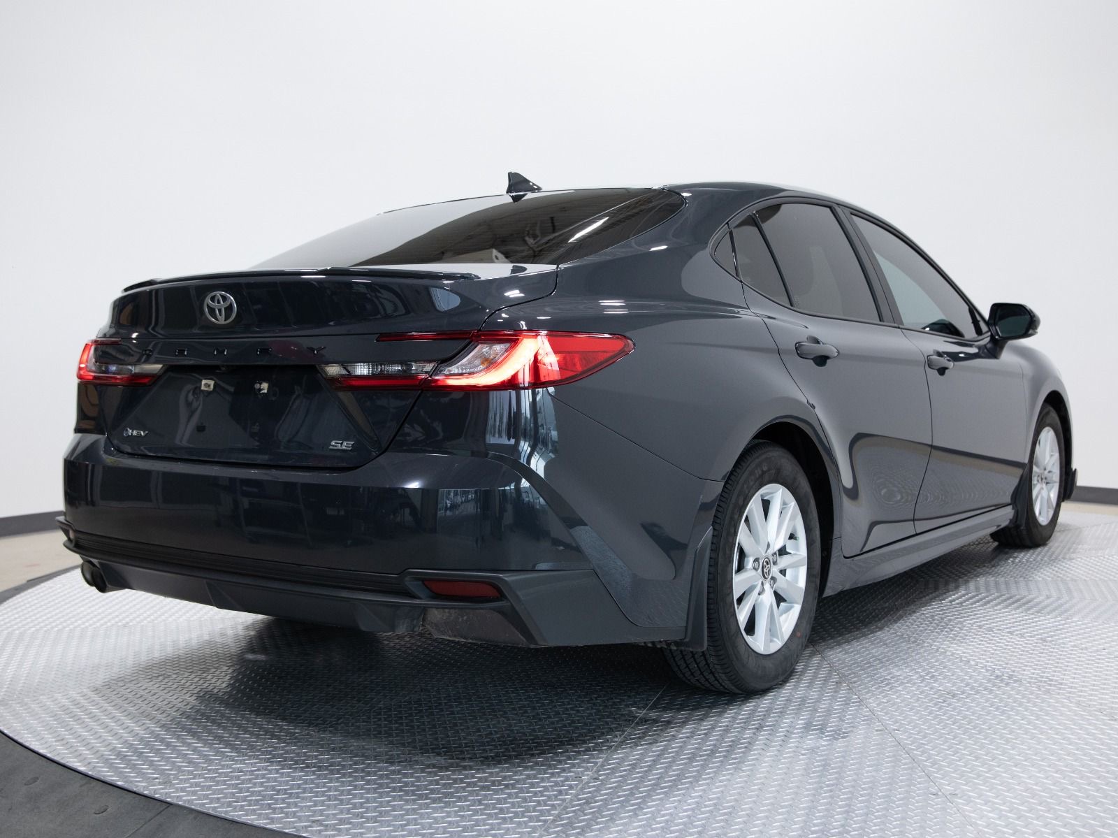2025 Toyota Camry SE CVT — photo 5