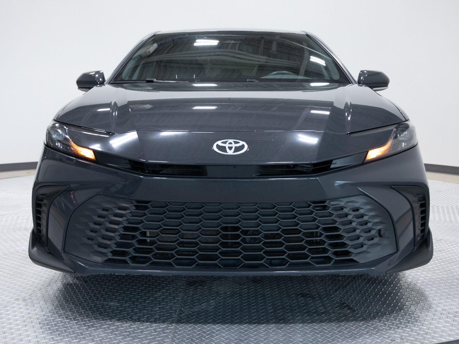 2025 Toyota Camry SE CVT — photo 8