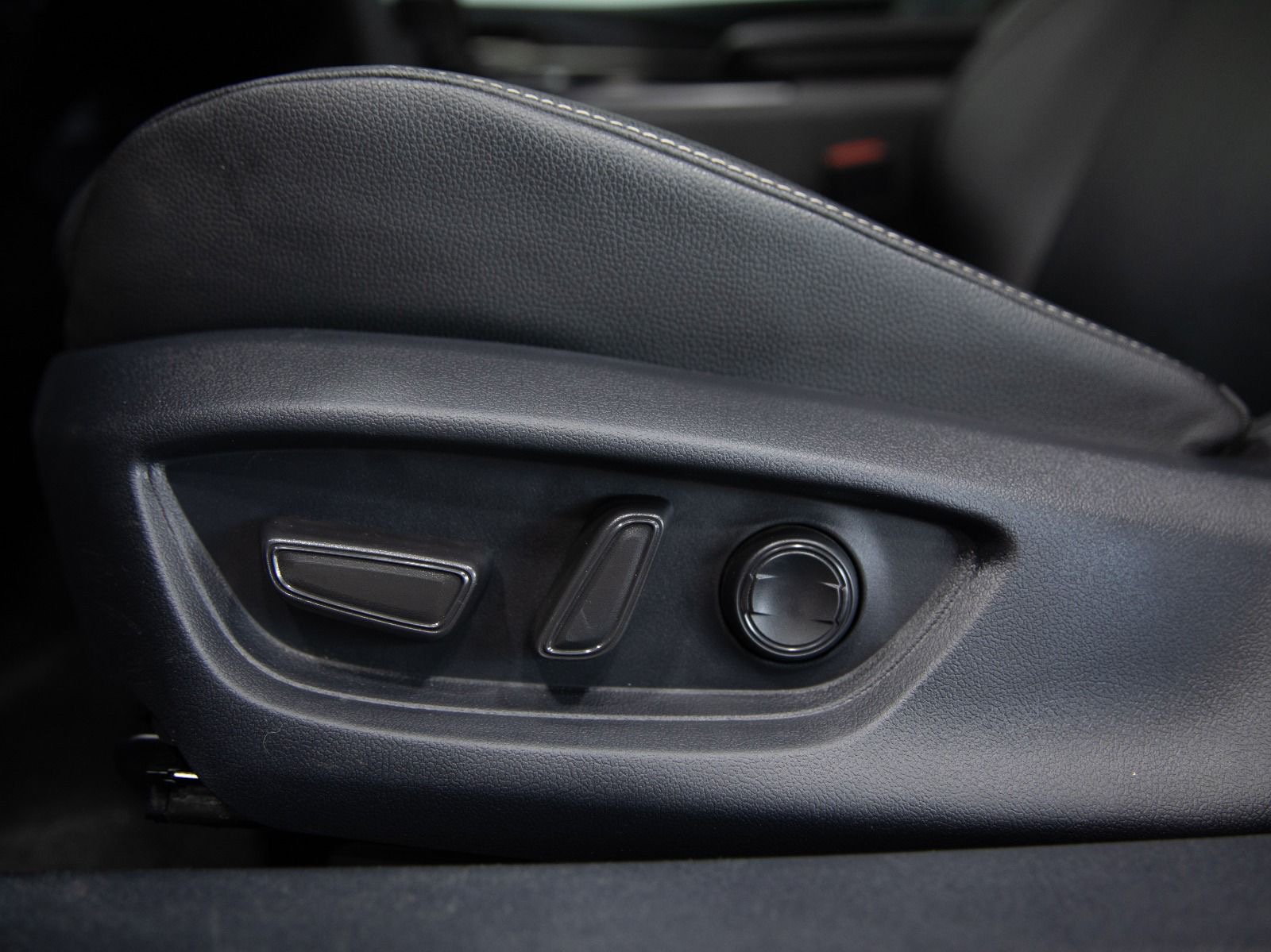 2025 Toyota Camry SE CVT — photo 16