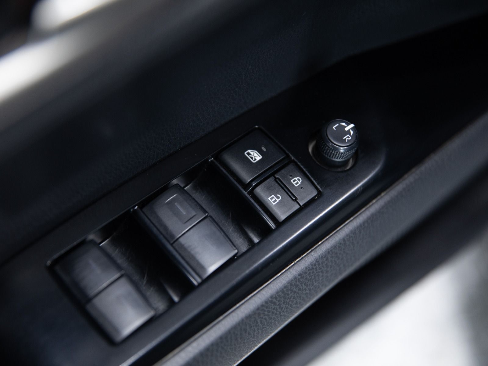 2025 Toyota Camry SE CVT — photo 17