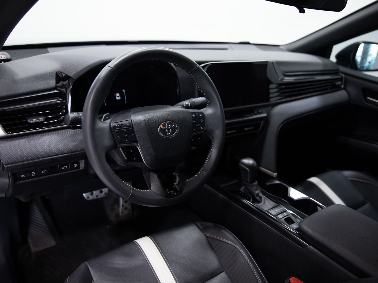 2025 Toyota Camry SE CVT — photo 20