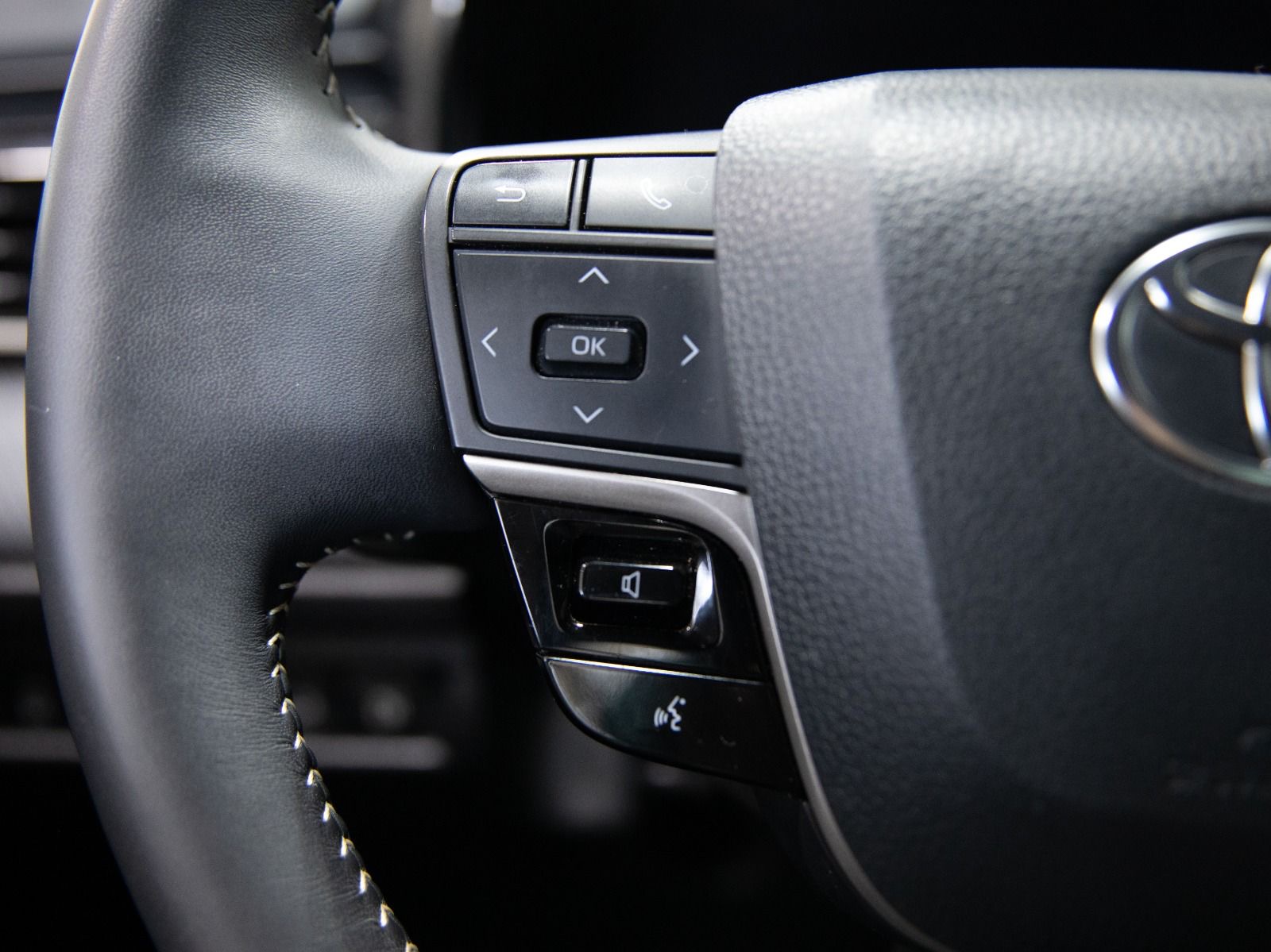 2025 Toyota Camry SE CVT — photo 21