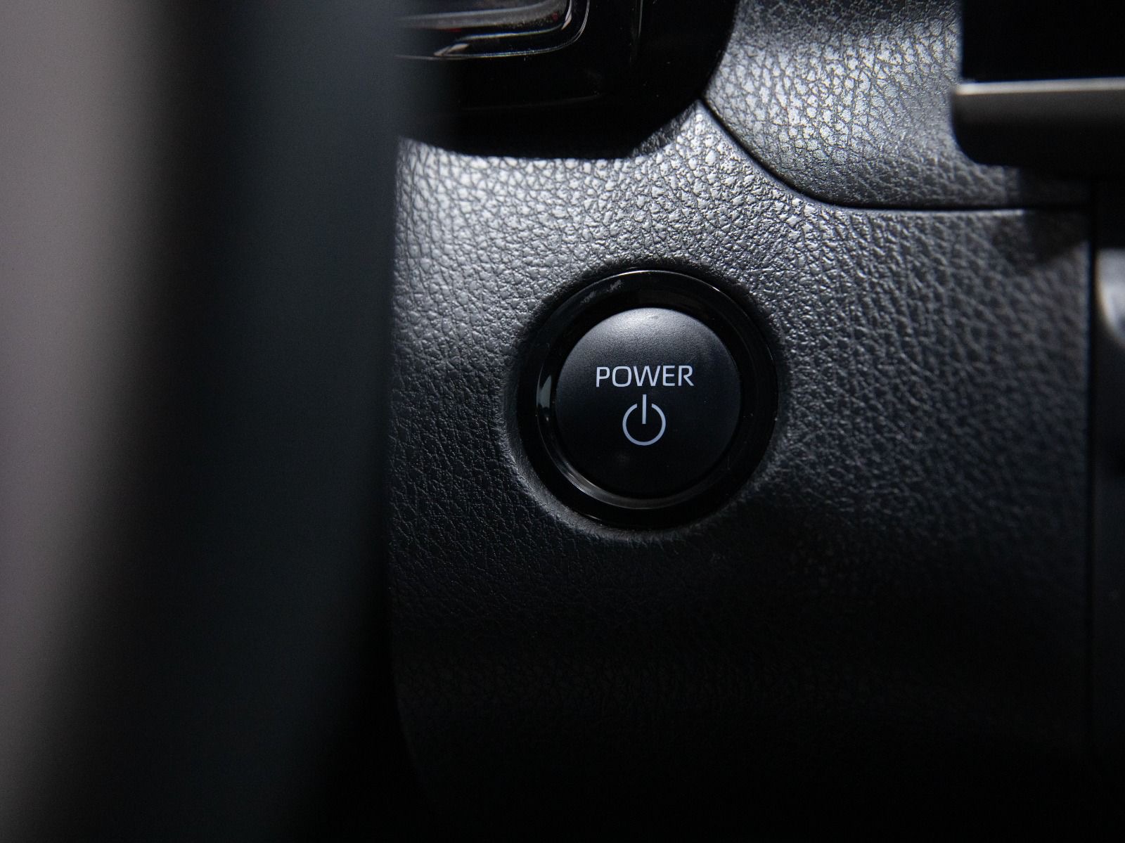 2025 Toyota Camry SE CVT — photo 24
