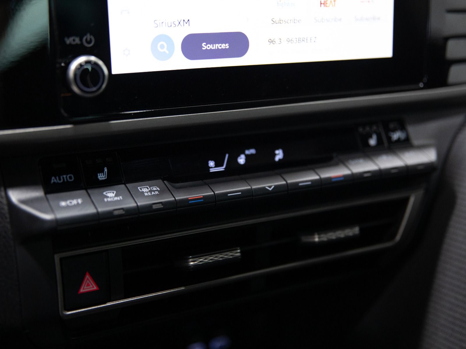 2025 Toyota Camry SE CVT — photo 26