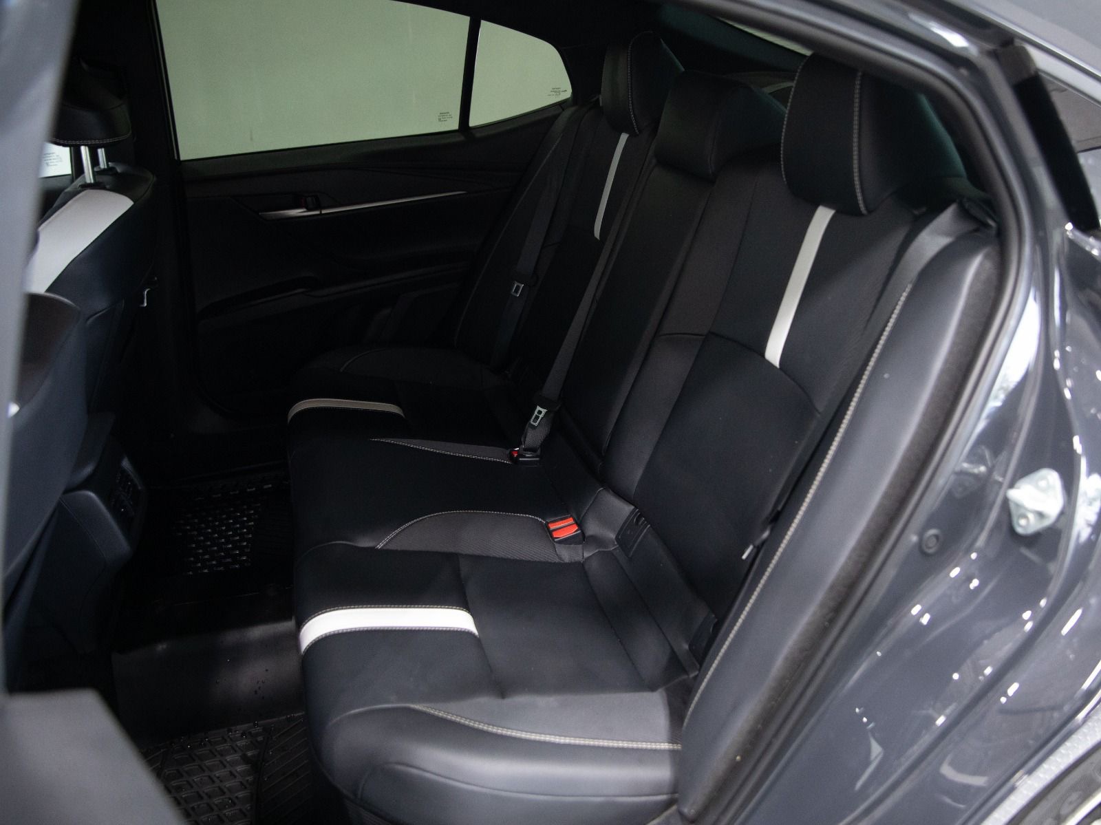 2025 Toyota Camry SE CVT — photo 32