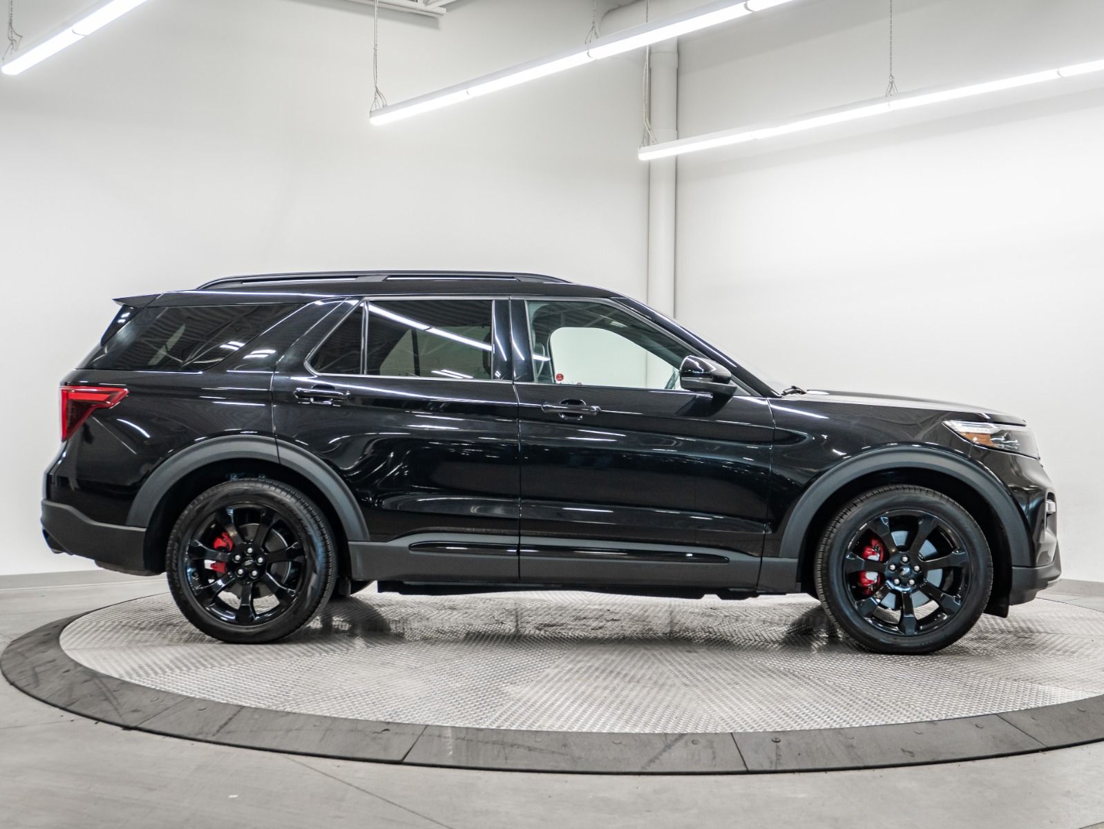 2023 Ford Explorer ST 4WD — photo 7