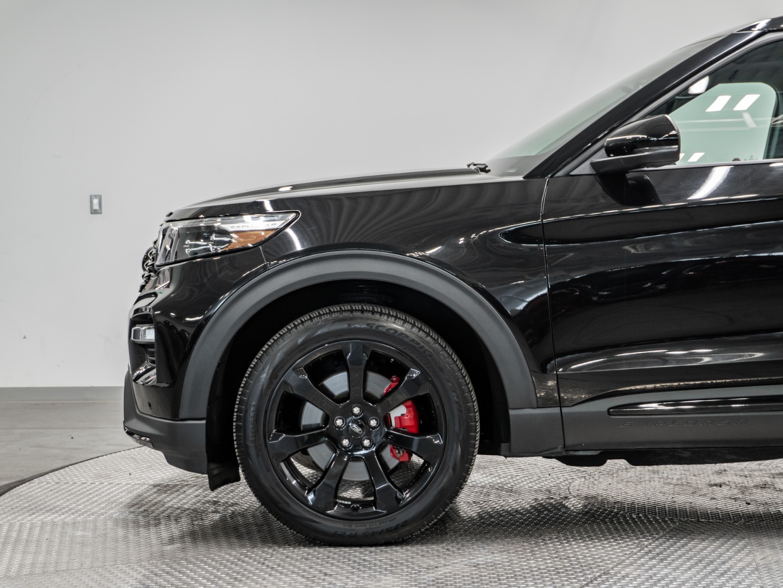 2023 Ford Explorer ST 4WD — photo 9
