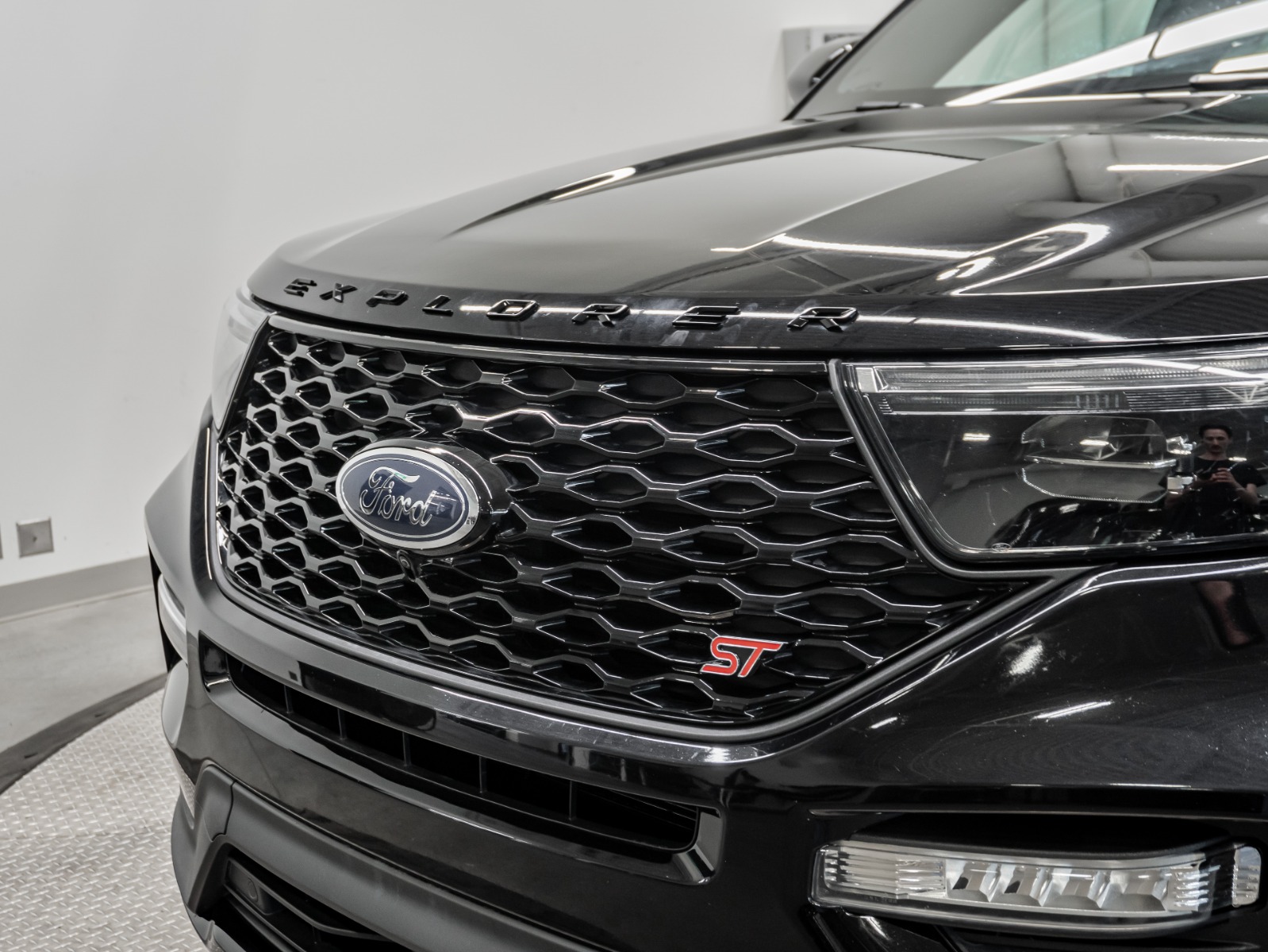 2023 Ford Explorer ST 4WD — photo 11