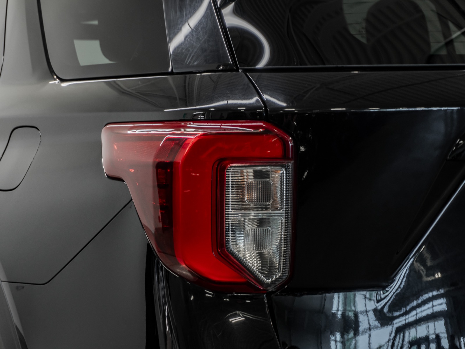 2023 Ford Explorer ST 4WD — photo 14