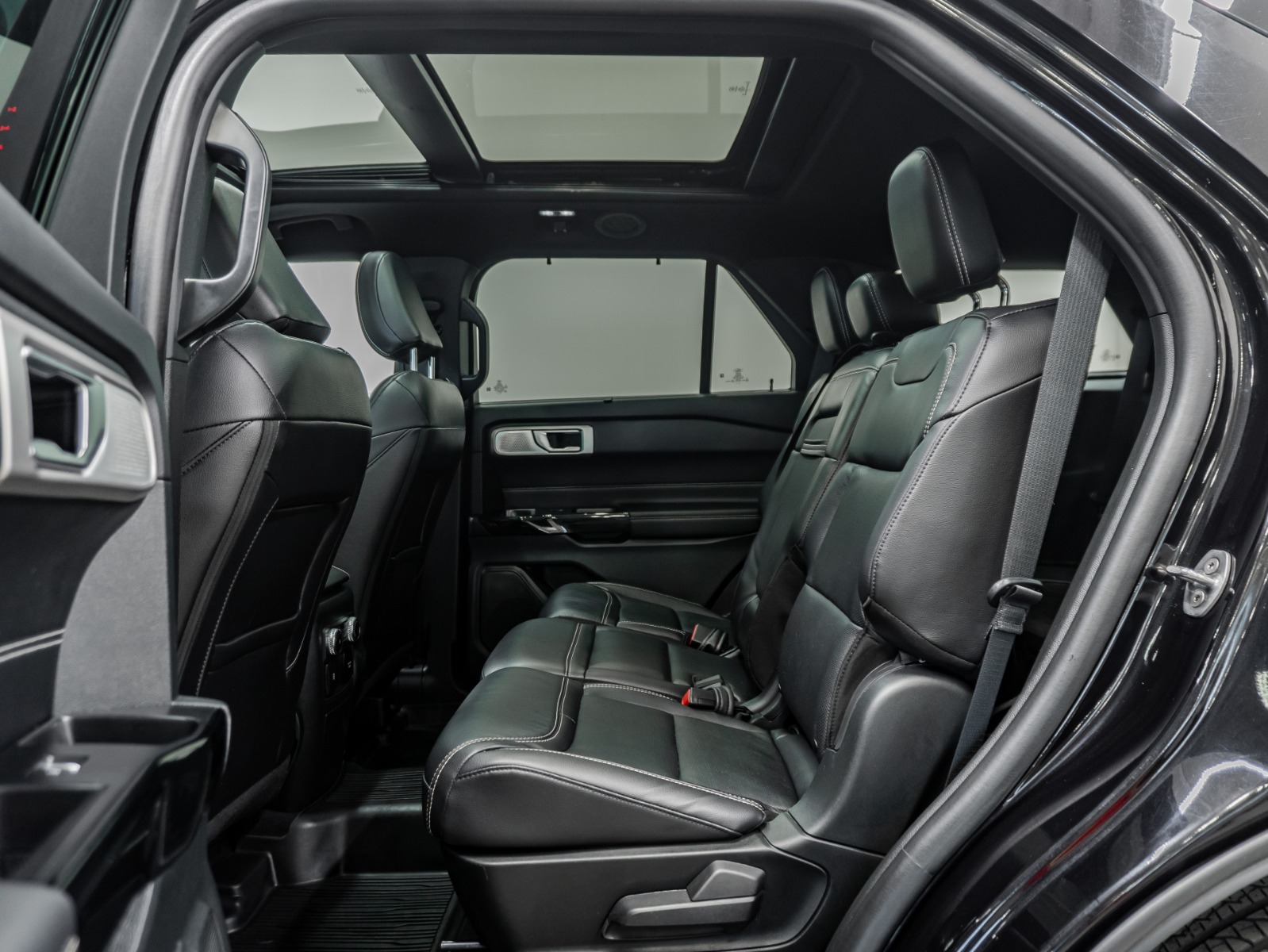 2023 Ford Explorer ST 4WD — photo 22