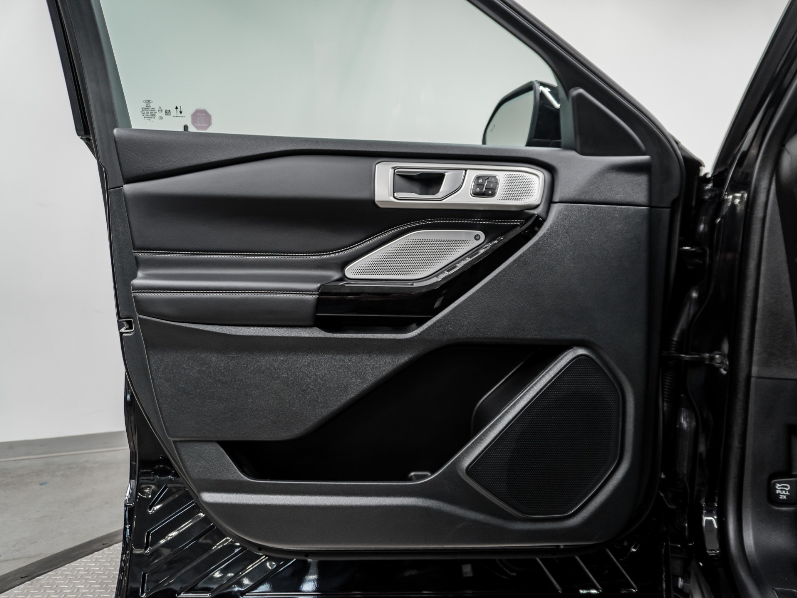 2023 Ford Explorer ST 4WD — photo 26