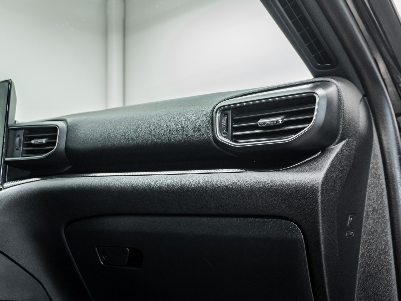 2023 Ford Explorer ST 4WD — photo 30
