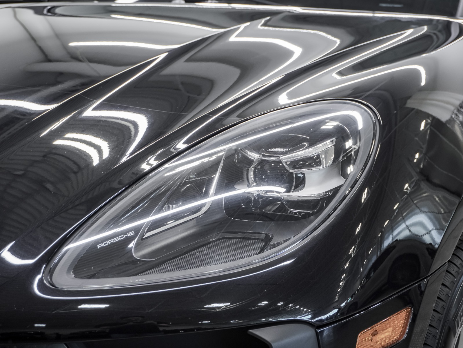 2020 Porsche Macan AWD — photo 13