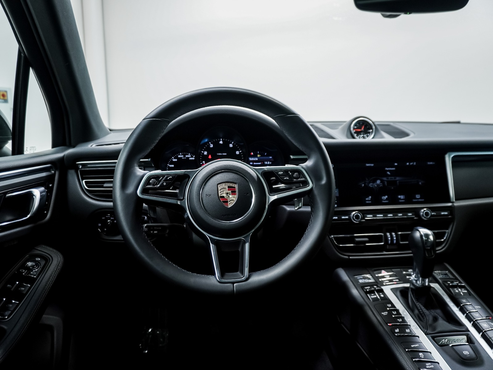 2020 Porsche Macan AWD — photo 15