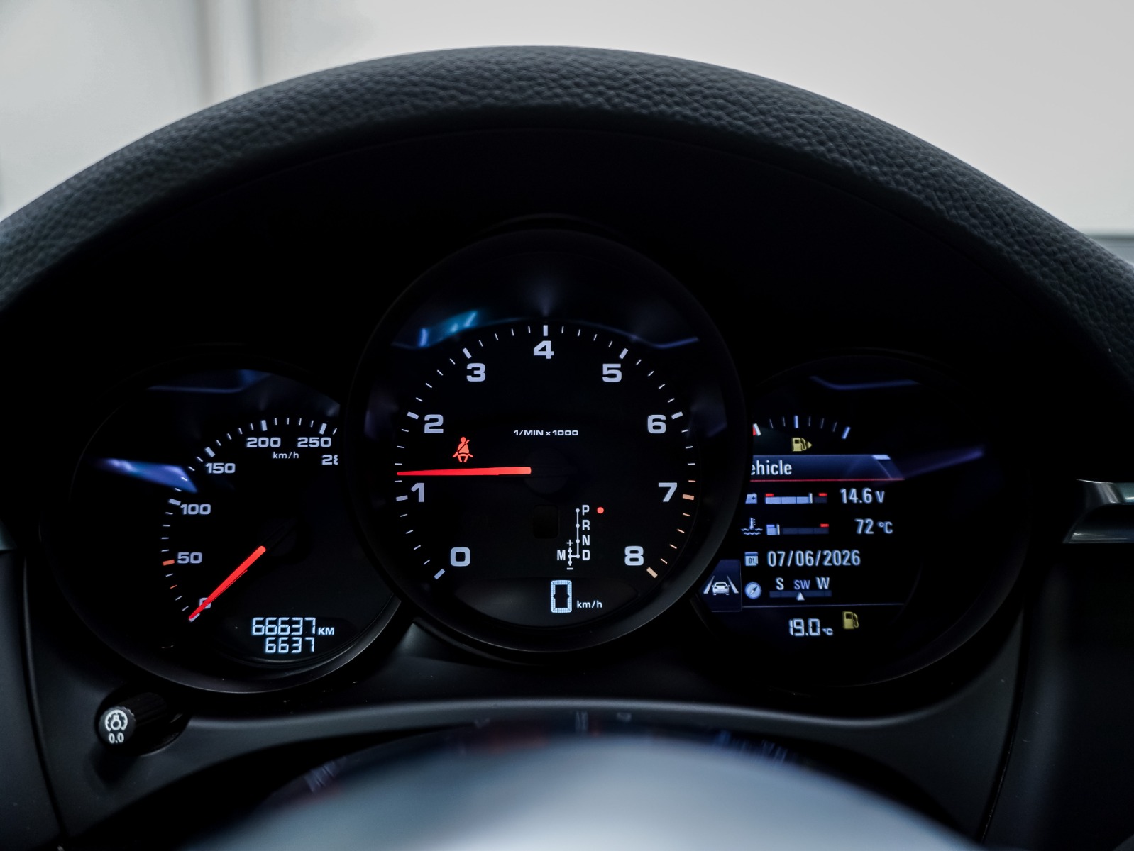 2020 Porsche Macan AWD — photo 16
