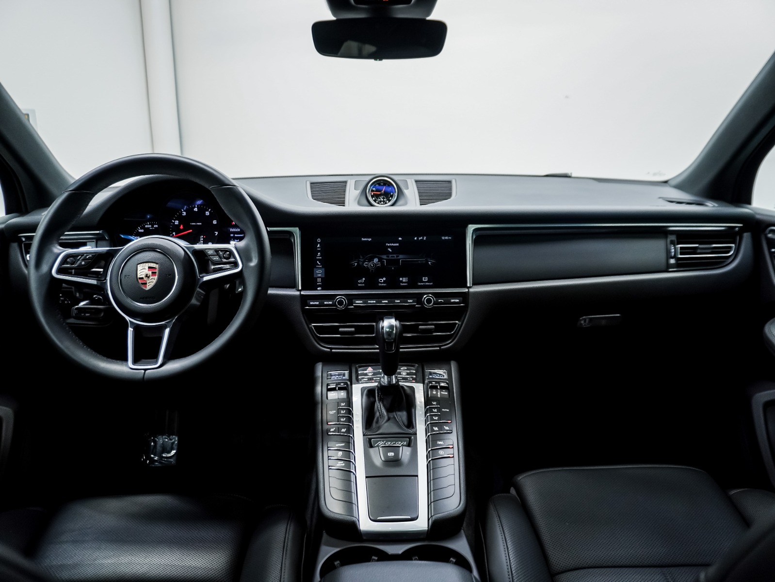 2020 Porsche Macan AWD — photo 31