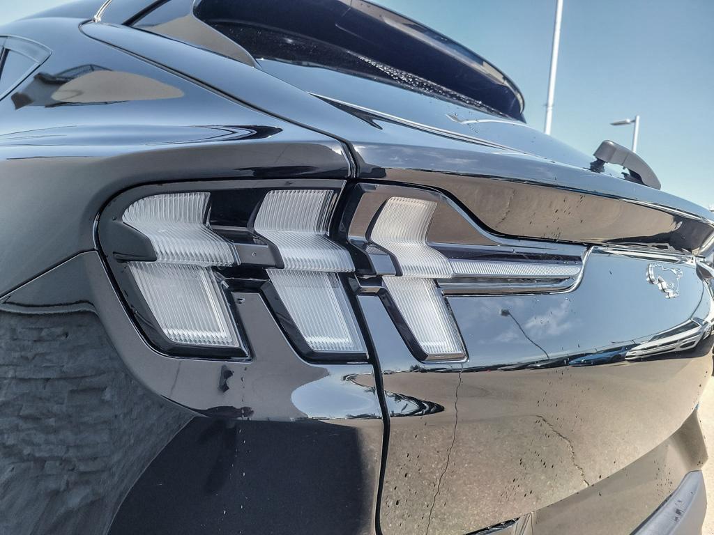 2022 Ford Mustang Mach-E Select AWD — photo 10