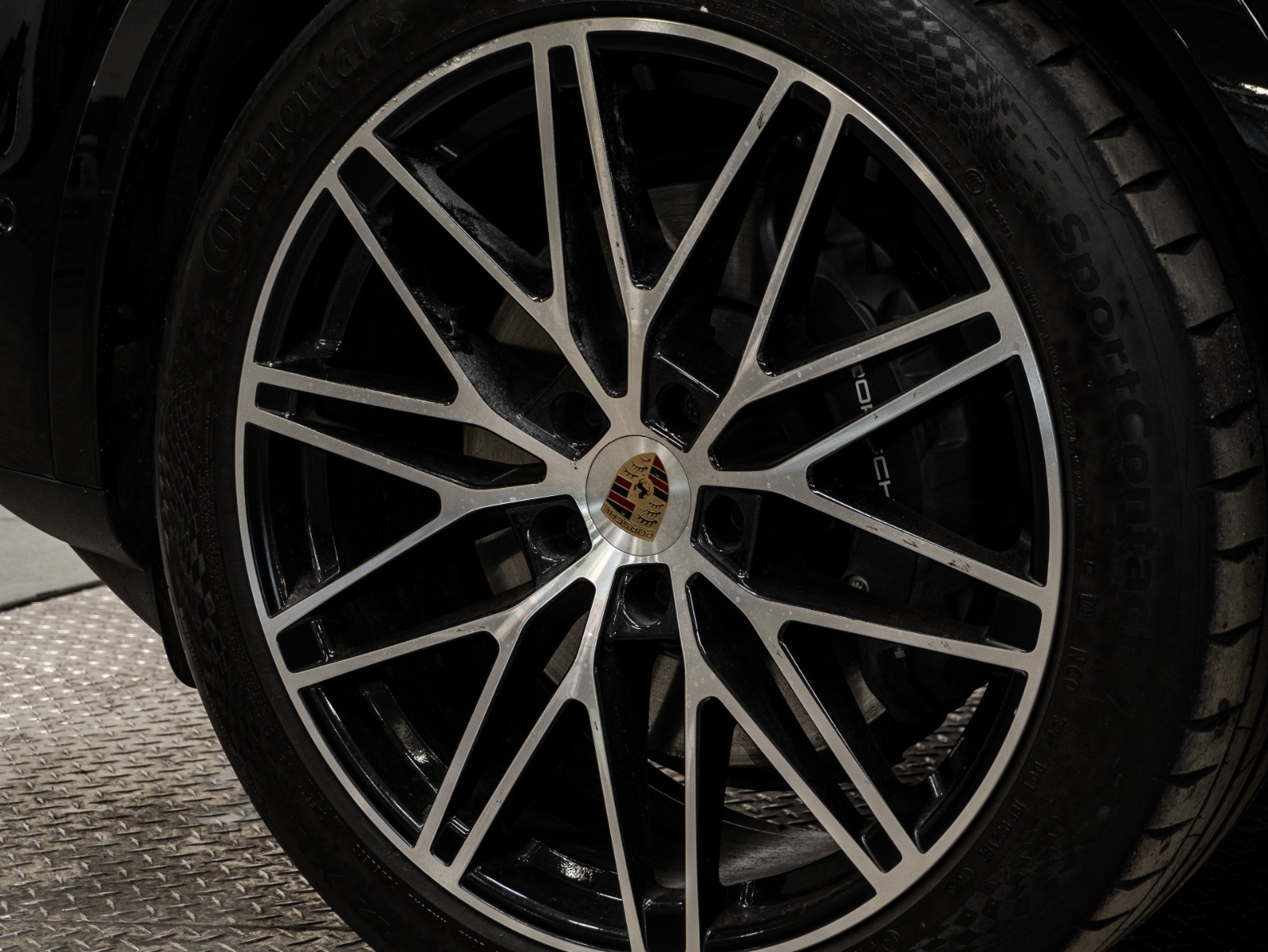 2024 Porsche Cayenne Coupe AWD — photo 10