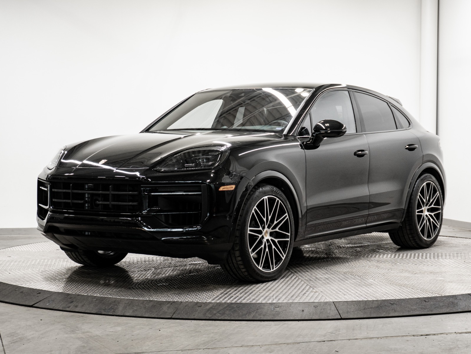 2024 Porsche Cayenne Coupe AWD — photo 1