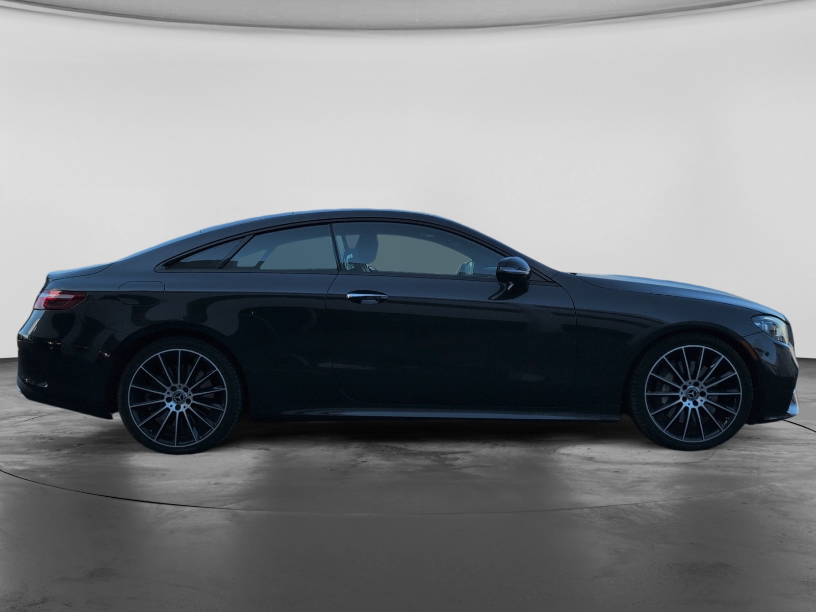 2022 Mercedes-Benz E-Class E 450 4MATIC Coupe — photo 4