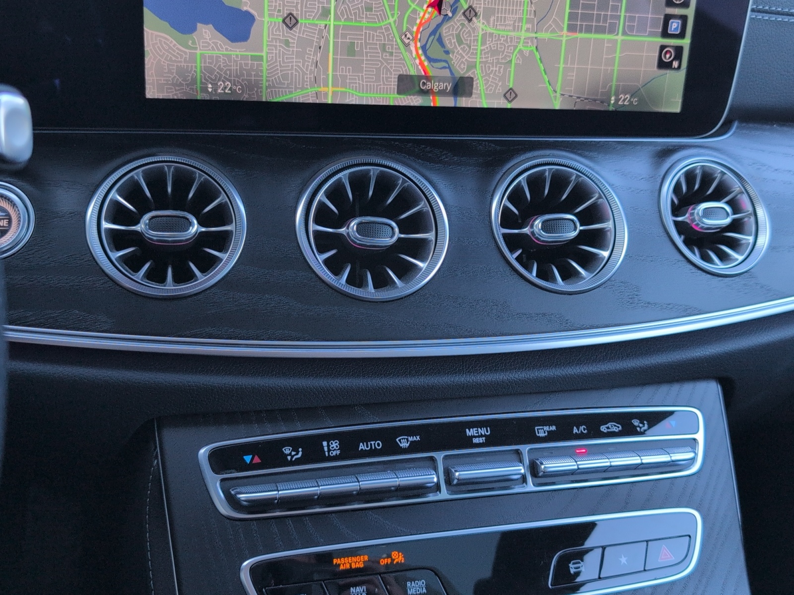 2022 Mercedes-Benz E-Class E 450 4MATIC Coupe — photo 17